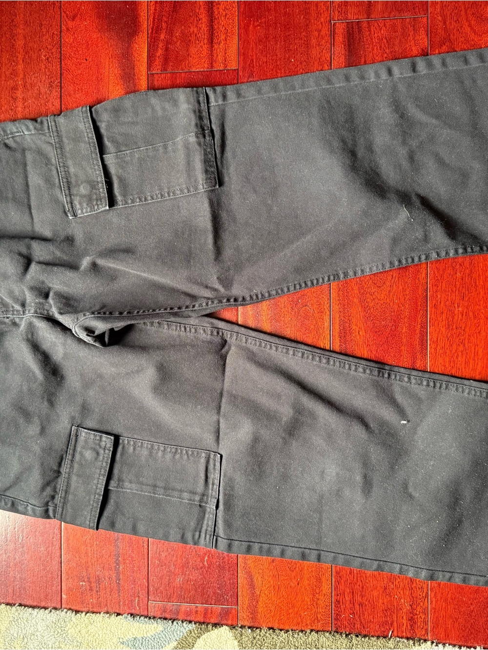 Men's 32x32 Black Cargo Pants with Flap Utility Pockets